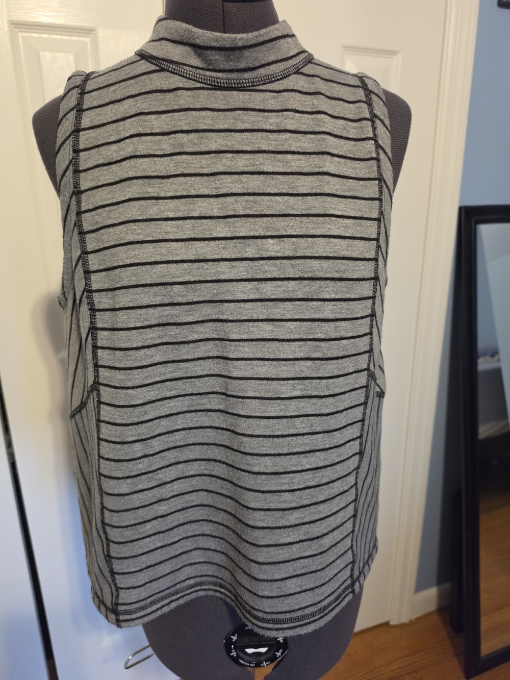 Two Styles In One Shirt-Sleeveless Striped Mock Neck Tops - Gray/Black
